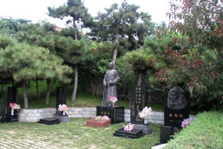 张伯苓先生纪念园