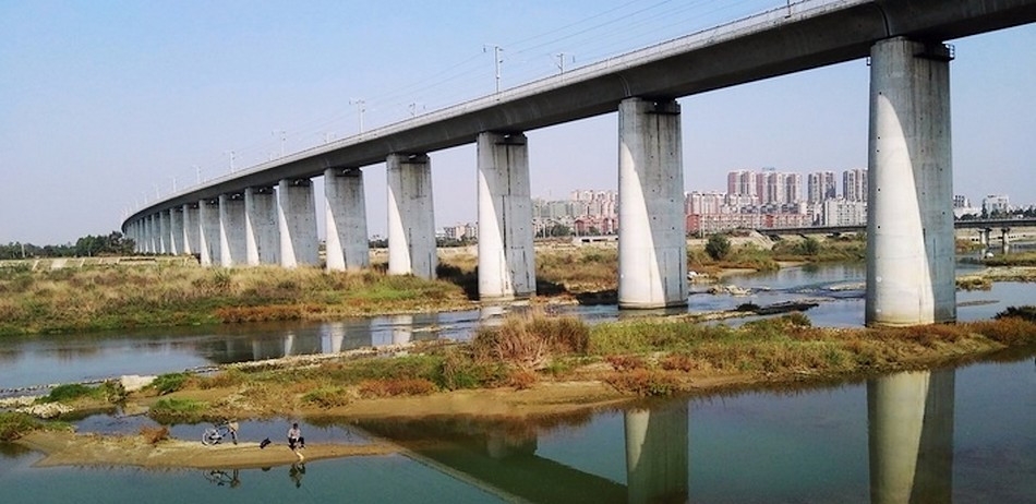 广汉航天大桥处鸭子河
