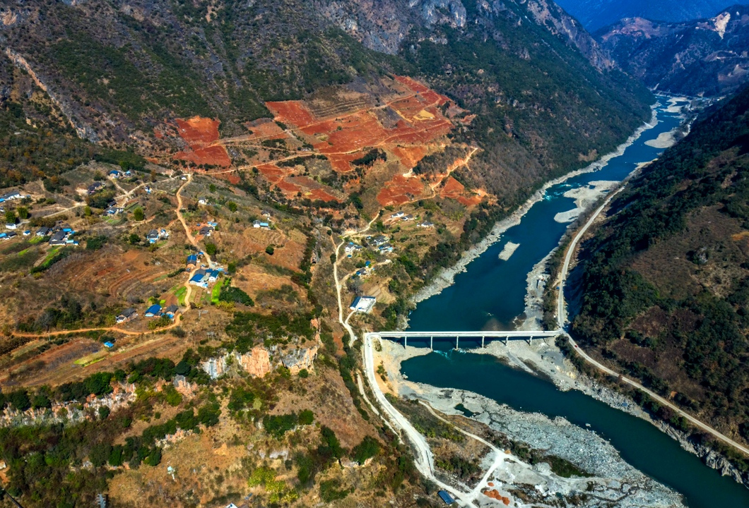 雅砻江四川凉山冕宁县里庄镇段