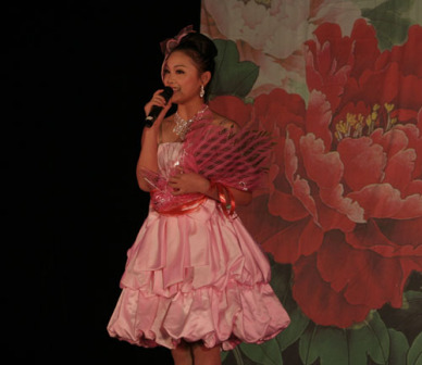 独唱《芦花》、《我和草原有个约定》