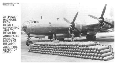 等待装弹的 B-29