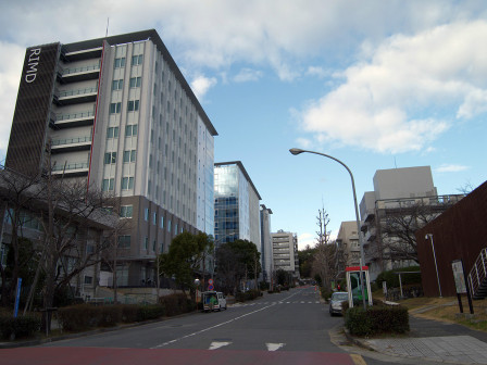 阪大校门-千里门
