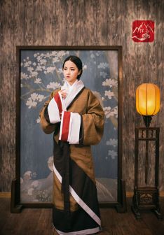 曲裾汉服