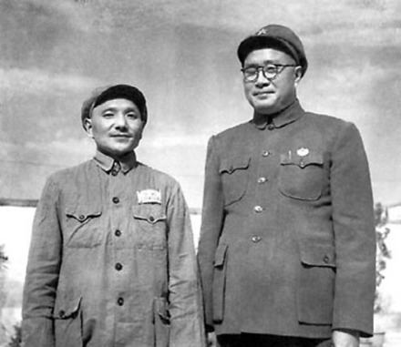 和邓小平在一起 