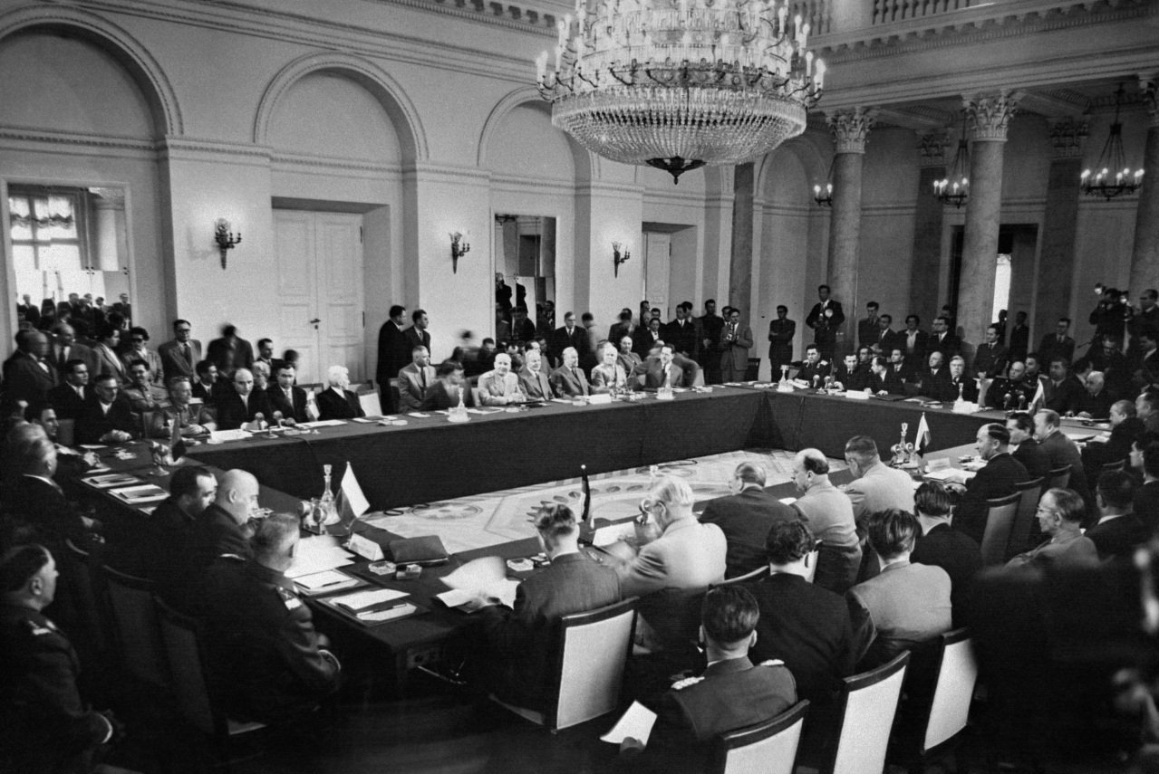 1955年华约召开会议
