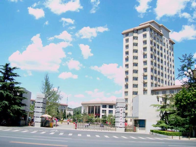 学校校名