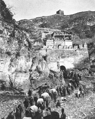 1937年10月27日，日军占领娘子关后继续向平定方向进扰。