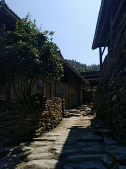 侗族民居