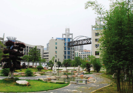 学校正门