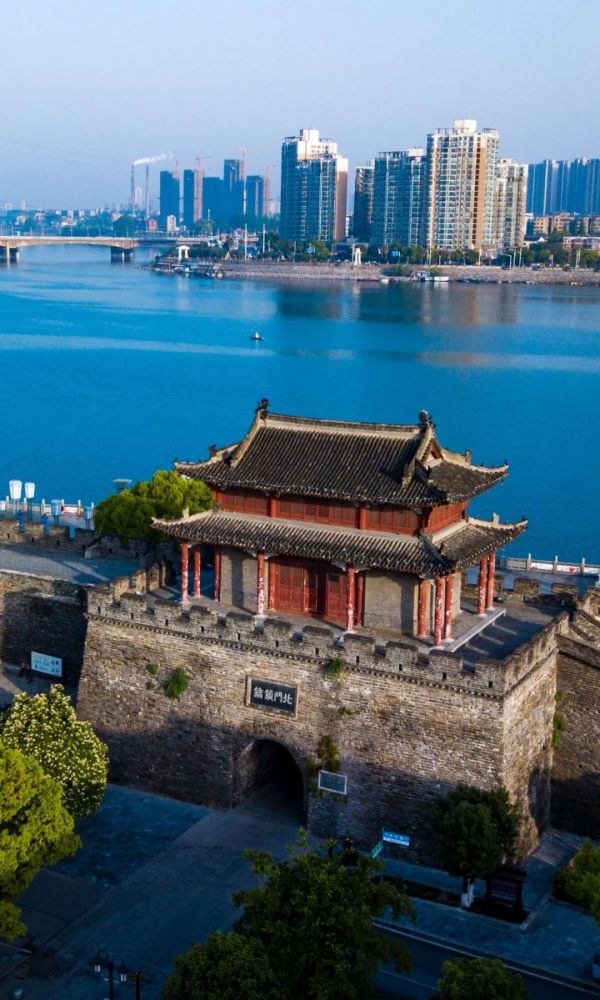 襄阳城临汉门