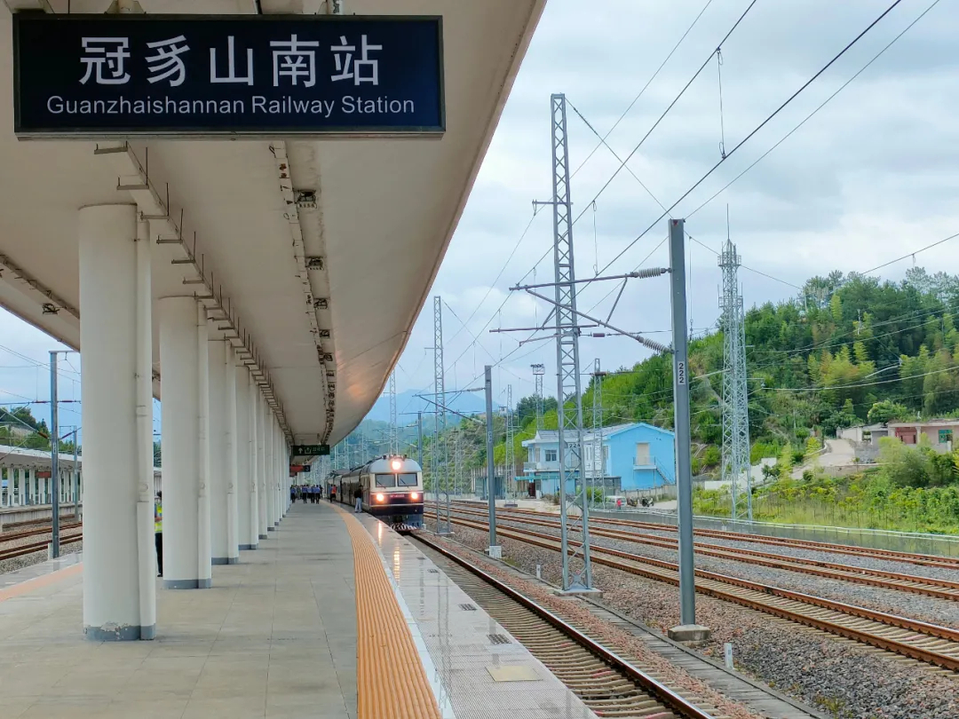 浦梅铁路冠豸山南站
