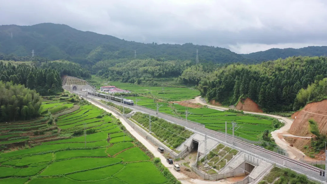 浦梅铁路建宁至冠豸山段正式进入动态验收阶段