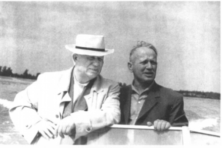 赫鲁晓夫与《静静的顿河》作者肖洛霍夫在顿河上 