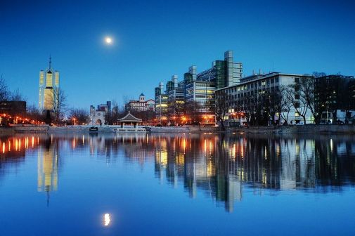敬业湖夜景