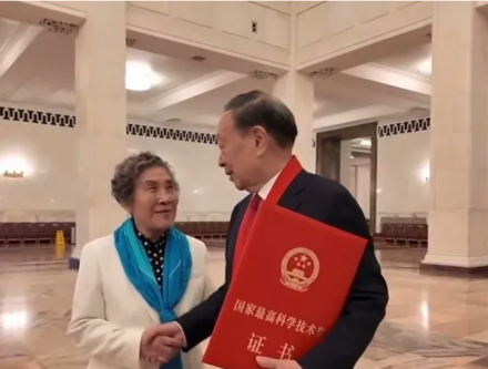李德仁与妻子朱宜萱