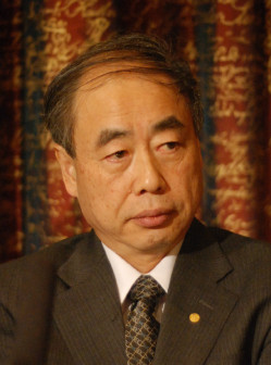 2008年诺贝尔物理奖得主,名古屋大学博士小林诚
