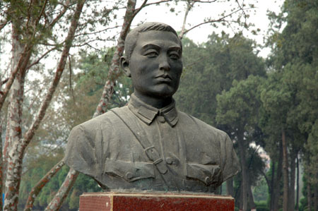 董振堂