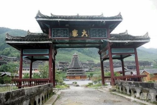大寨村口