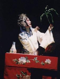 沈昳丽剧照