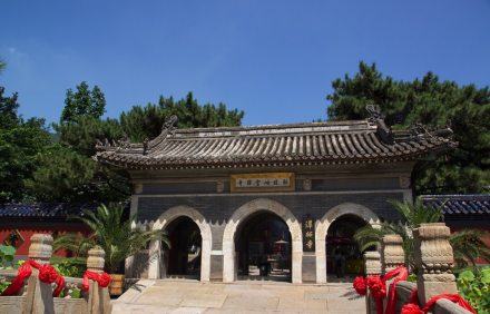 潭柘寺山门