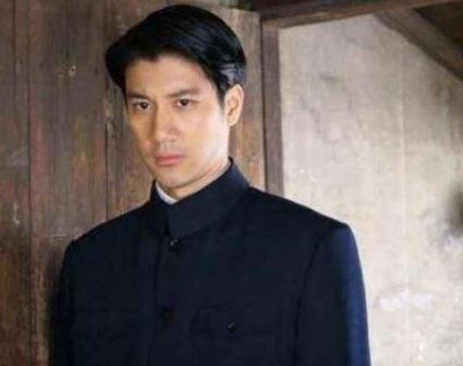 王力宏中山装形象