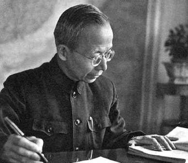 竺可桢中山装形象