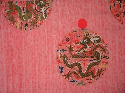 明朝朱红龙袍布料