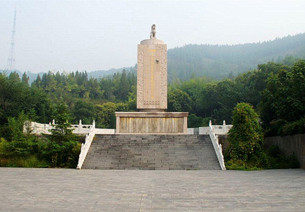 洛阳偃师客家先民南迁圣地记念碑