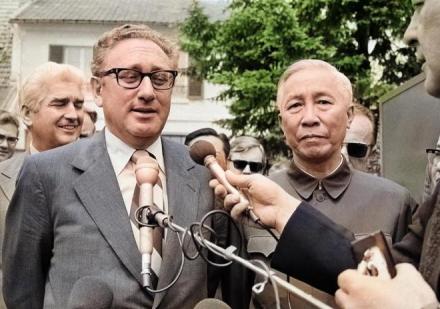 1973年基辛格与黎德寿接受采访