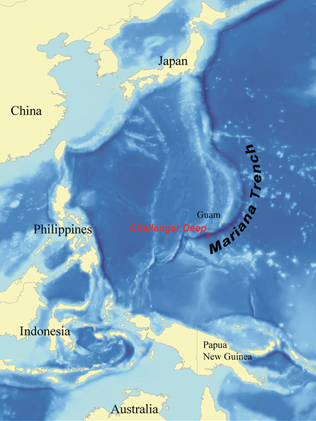 马里亚纳海沟的位置