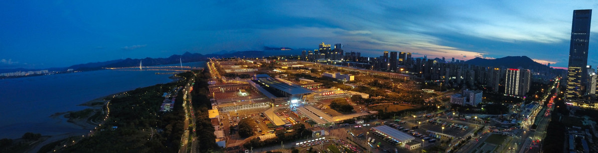 深港西部通道深圳湾口岸夜景