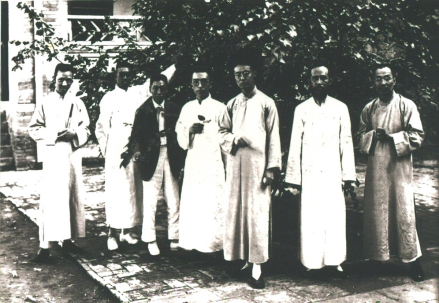 1924年9月 顾颉刚（左五）与北京大学《国学季刊》同仁合影 