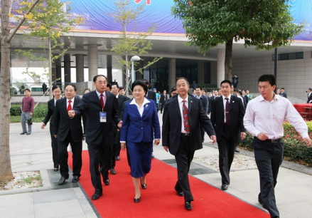 刘延东同志考察学校