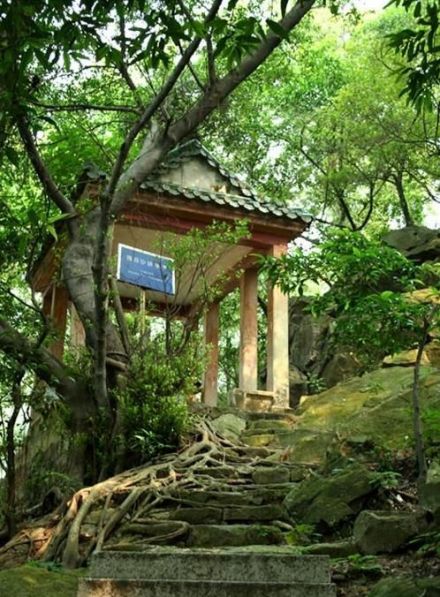 新会圭峰山白沙讲学亭