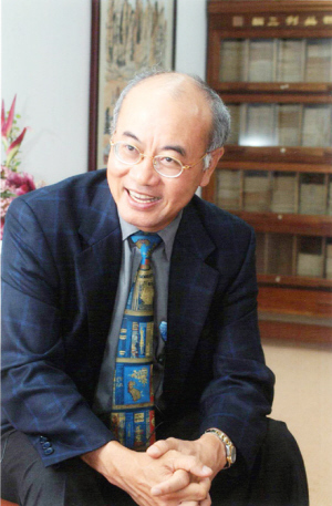 陈万雄