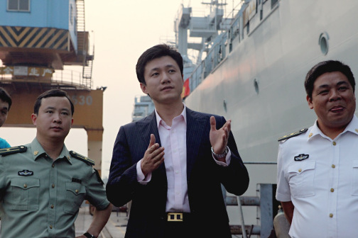 采访微山湖号军舰