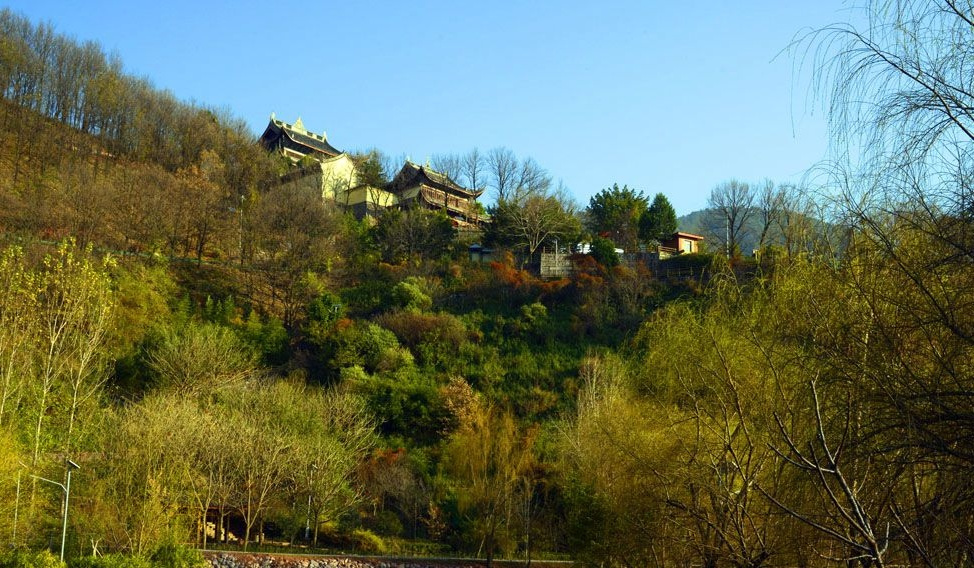 青龙寺山下
