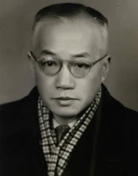 中国著名学者厉麟似