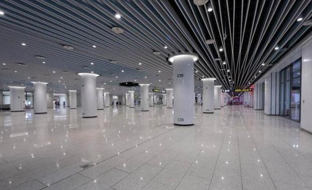 青岛机场站站房内部