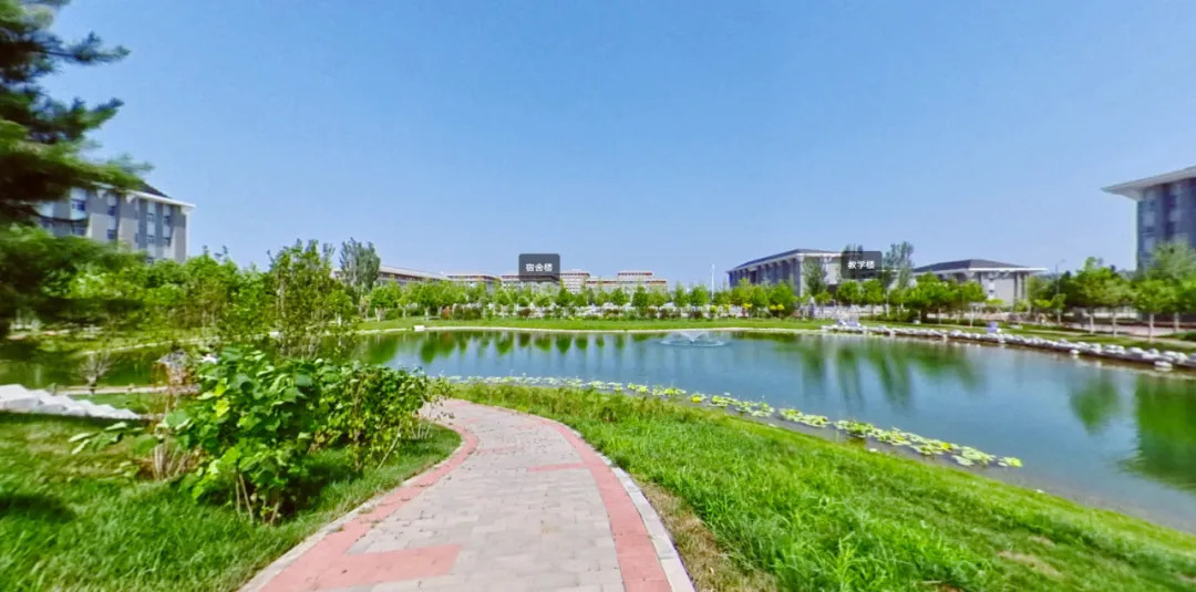 北京中医药大学良乡校区壶天湖 