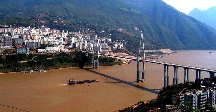 长江巴东县城段
