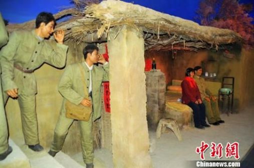 昔日兵团战士住过的地窝子