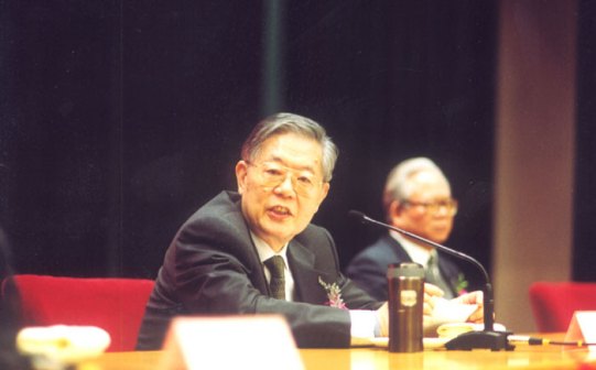 演讲照
