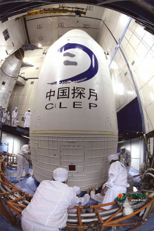 西昌卫星发射中心准备发射“嫦娥一号”