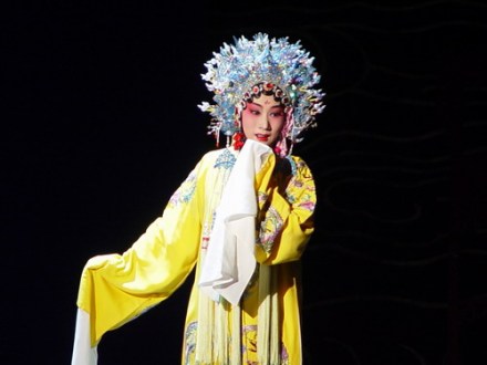 沈昳丽剧照