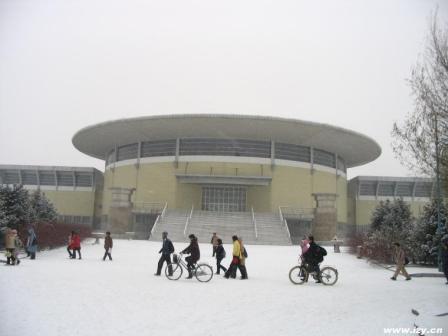 吉林大学体育馆