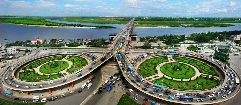 松花江公路大桥全景图