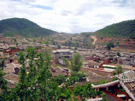白坡彝族乡风貌