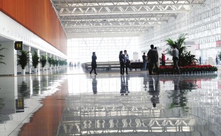 成都长途客运东站候车大厅 