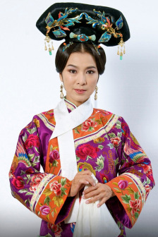 《深宫谍影》中饰演皇太后